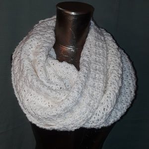 *** Gap Knitted Infinity Wool Blend Cowl Neck Winter Season Scarf - Ivory White!